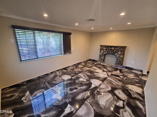 Detail Gallery Image 6 of 19 For 2434 Olive Ave, La Crescenta,  CA 91214 - 2 Beds | 2 Baths