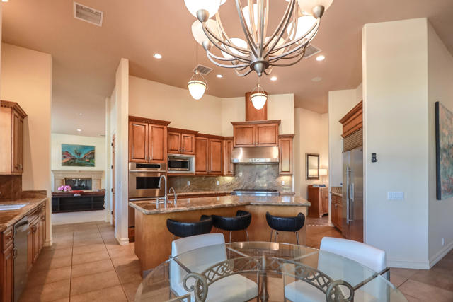 16 Villaggio Place, Rancho Mirage CA: https://media.crmls.org/mediaz/e7f730f7-2aed-465d-bee3-1238d9da7ddb.jpg