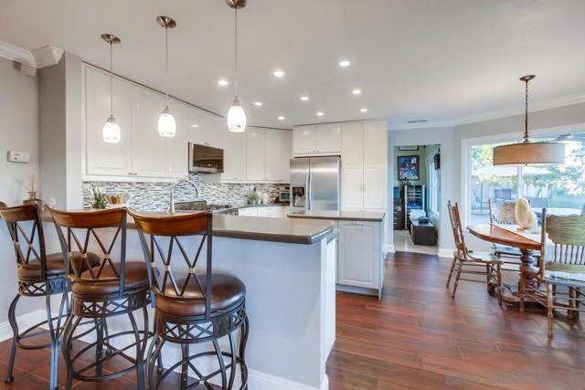 13559 Chaco Ct, San Diego CA: https://media.crmls.org/mediaz/e7f7c771-218d-4b37-9116-5267ea576843.jpg