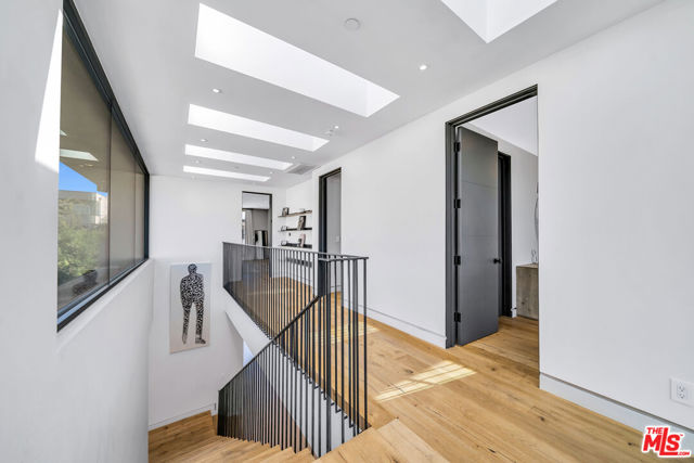 108 N Edinburgh Avenue, Los Angeles CA: https://media.crmls.org/mediaz/e7f908aa-8637-4762-aa16-3a07936818cc.jpg