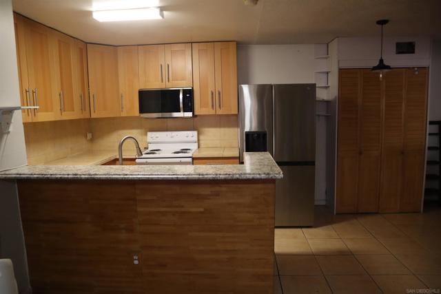 Image 21 of 41 For 3549 Castle Glen Dr  119