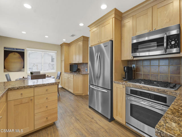 5426 Cedarhaven Drive, Agoura Hills CA: https://media.crmls.org/mediaz/e7fa5123-be99-41cf-8a73-56927ef8e022.jpg