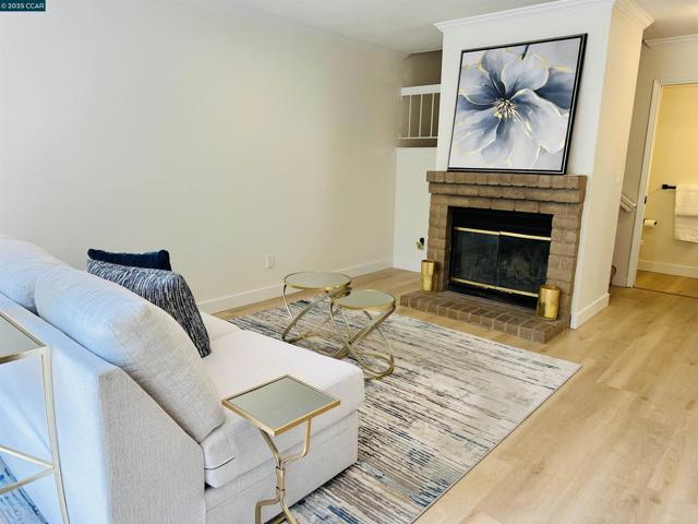613 Devonwood, Hercules CA: https://media.crmls.org/mediaz/e7fad379-9961-4477-8574-bd03e2673878.jpg