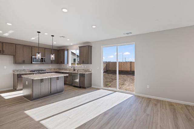 1861 Hydrangea Drive, Hollister CA: https://media.crmls.org/mediaz/e7fb3e4c-7c93-48d8-9356-bb984a3d3cad.jpg