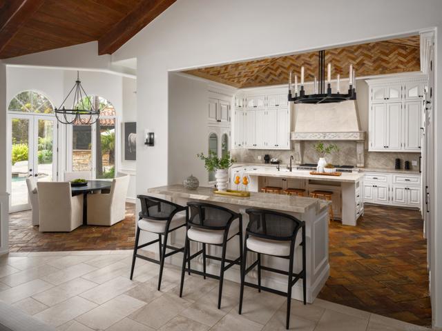 17550 Via De Fortuna, Rancho Santa Fe CA: https://media.crmls.org/mediaz/e7fb759d-0796-439a-bd6b-ec3f5859a506.jpg