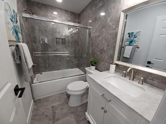 112 Aurora Plz, Union City CA: https://media.crmls.org/mediaz/e7fd29b0-bb79-4ad0-b46a-4270eb50d4ce.jpg