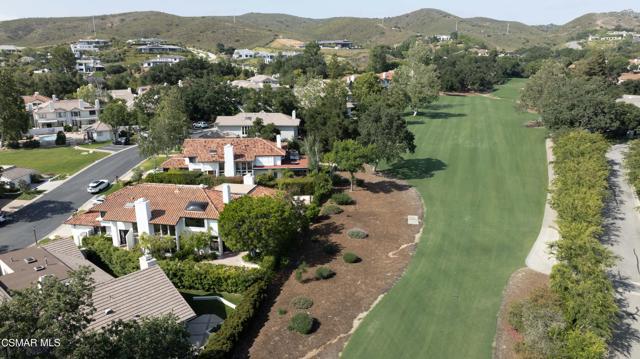 4212 Par Five Drive, Westlake Village CA: https://media.crmls.org/mediaz/e7fe087a-799a-4904-8f61-498f1ed3c15d.jpg