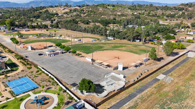 13305 Cultivate Ct, Valley Center CA: https://media.crmls.org/mediaz/e7fe2755-498b-4db7-a940-cd0e9a893b90.jpg