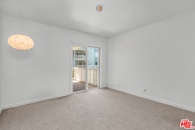 620 The, Redondo Beach CA: https://media.crmls.org/mediaz/e7fe8c2a-0486-44b6-b369-c74fe1409b94.jpg