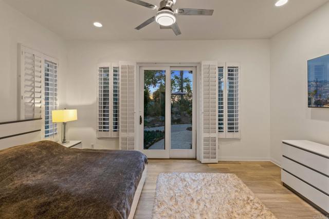 30330 Via Maria Elena, Bonsall CA: https://media.crmls.org/mediaz/e7ffb974-e00d-4a47-836c-6bdce8f7331c.jpg