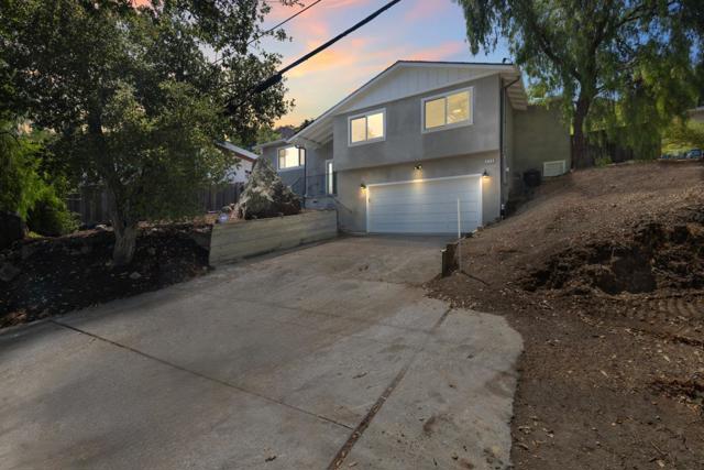 3729 Laurel Way, Redwood City CA: https://media.crmls.org/mediaz/e800744a-794b-47dc-922f-72c0d6f99008.jpg