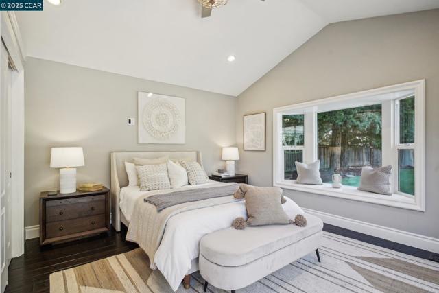 12994 Hawkins Dr, San Ramon CA: https://media.crmls.org/mediaz/e800e8ef-27f7-4d33-bd40-69e7b806e659.jpg