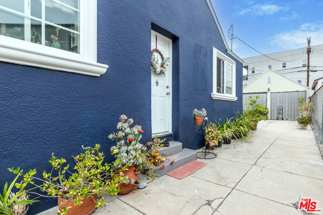 1841 Clyde Avenue, Los Angeles CA: https://media.crmls.org/mediaz/e800fcdc-ed82-4a6f-8834-9d39154d1e22.jpg