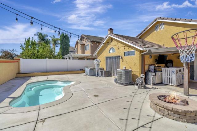 39820 Osprey Road, Murrieta CA: https://media.crmls.org/mediaz/e8016810-58c2-44d3-ac11-833e7d7e8329.jpg