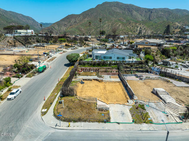 18449 Kingsport Drive, Malibu CA: https://media.crmls.org/mediaz/e8019d49-7de6-4644-b521-7073344629ab.jpg