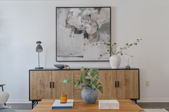 931 E Walnut Street, Pasadena CA: https://media.crmls.org/mediaz/e8021c31-57ec-4a7b-88cd-bc3188fb2249.jpg