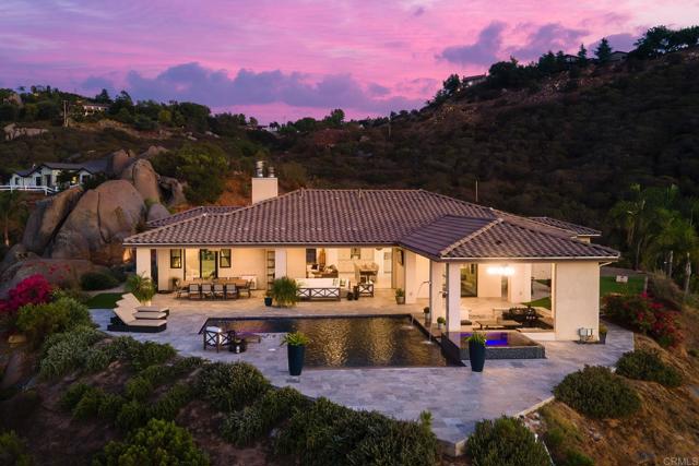 328 AMY WAY, Alpine CA: https://media.crmls.org/mediaz/e8028591-ce32-484e-8e95-290be49b5f9b.jpg