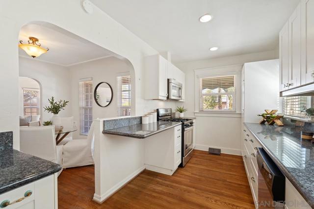 Image 14 of 58 For 4526 Kensington Dr