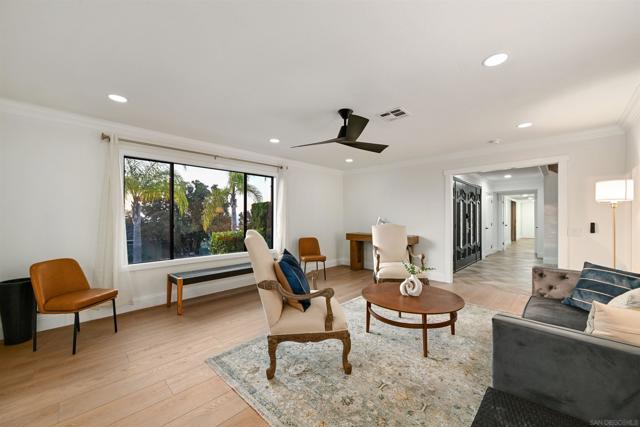 4367 Summit Dr, La Mesa CA: https://media.crmls.org/mediaz/e8031b32-9682-4855-a9b9-5326f8e7ae6f.jpg