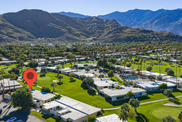 80 Lakeview Drive, Palm Springs CA: https://media.crmls.org/mediaz/e803a18b-7e8e-49df-bcf3-020ae296fc1a.jpg