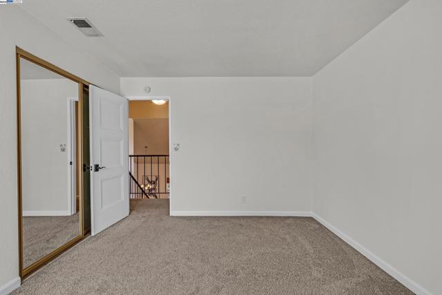 Image 29 of 42 For 45421 Parkmeadow Dr