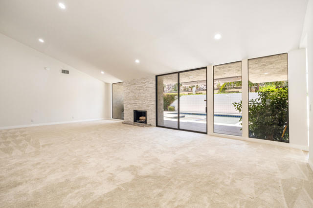 46428 War Bonnet Circle, Indian Wells CA: https://media.crmls.org/mediaz/e80447c4-6b52-4a9c-807c-88f6bef81037.jpg