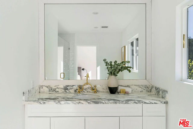 2600 Zorada Drive, Los Angeles CA: https://media.crmls.org/mediaz/e8045a62-f8b9-4883-b074-964fa0a392c6.jpg