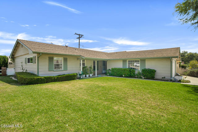 624 Montgomery Avenue, Ventura CA: https://media.crmls.org/mediaz/e804c6bd-e2ea-411d-befc-ba2e9ac83e41.jpg
