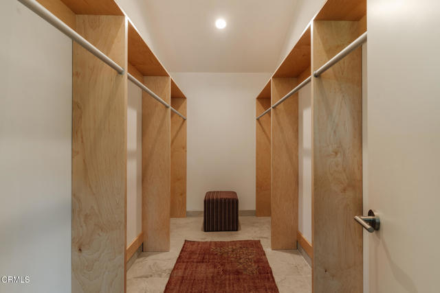 2225 Cazador Drive, Los Angeles CA: https://media.crmls.org/mediaz/e804f8f0-acf7-4791-8613-a691531bd26f.jpg