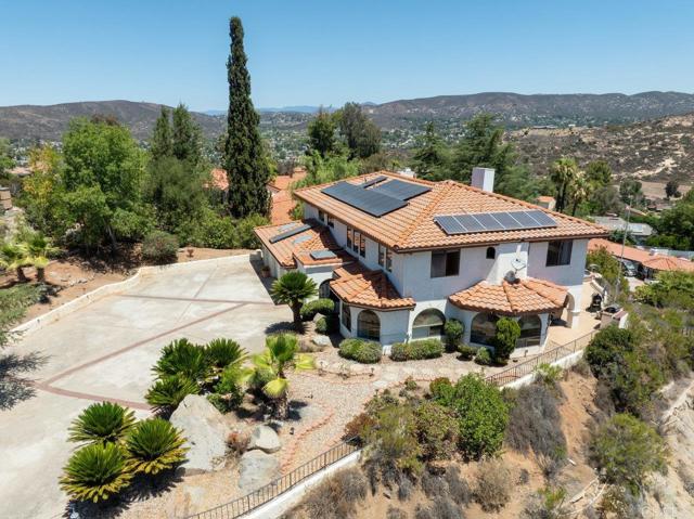 Detail Gallery Image 6 of 62 For 23742 Calistoga Pl, Ramona,  CA 92065 - 4 Beds | 3/1 Baths