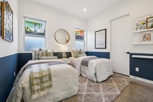 730 HENRY STREET, Oakland CA: https://media.crmls.org/mediaz/e8068cb7-e48a-4799-9557-1a9c09f16b32.jpg