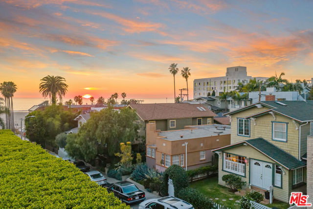 41 Vicente Terrace, Santa Monica CA: https://media.crmls.org/mediaz/e807307a-1d98-4dce-9b31-3c6994d4cb82.jpg
