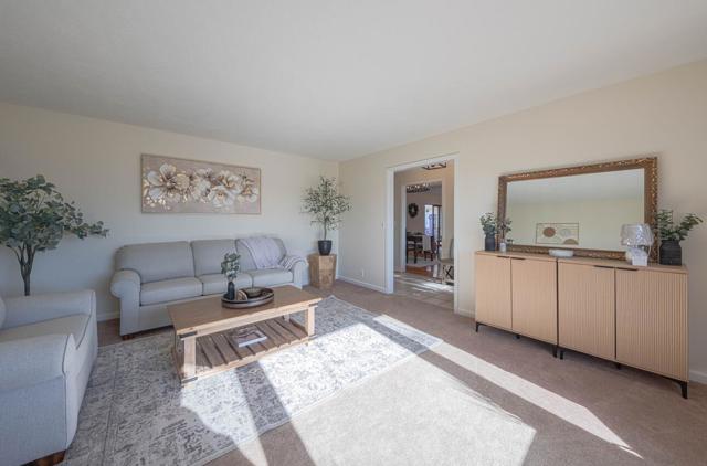 1527 Atherton Way, Salinas CA: https://media.crmls.org/mediaz/e807bd9e-59c1-4c9e-aeb2-b4884d5adc30.jpg