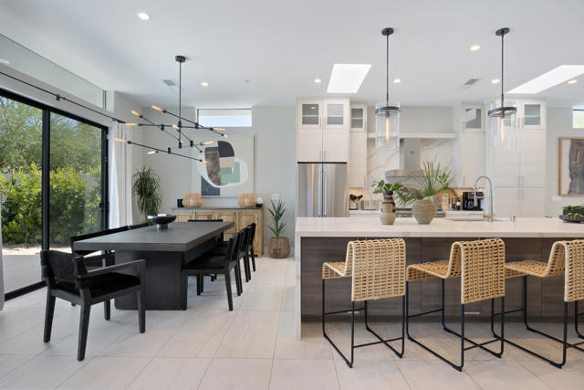 52085 Avenida Cortez, La Quinta CA: https://media.crmls.org/mediaz/e808a6d4-7bc8-42d5-b5e9-20e81c86081e.jpg