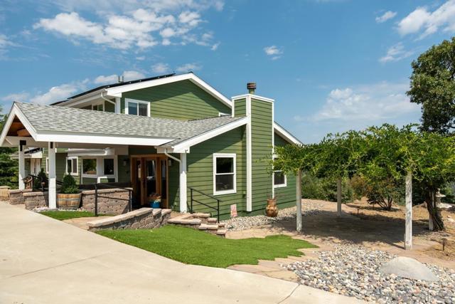 16690 Iron Springs Rd, Julian CA: https://media.crmls.org/mediaz/e808b648-9e08-4917-9b93-06d5bba210a0.jpg