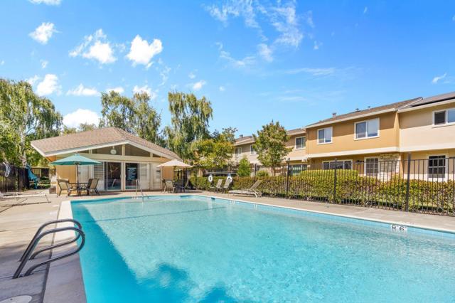 26 Saw Mill Court, Mountain View CA: https://media.crmls.org/mediaz/e8095997-ce12-4240-ab85-1230f5e21085.jpg