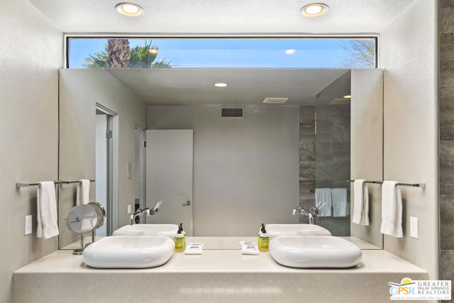 770 N Girasol Court, Palm Springs CA: https://media.crmls.org/mediaz/e809599c-fe92-4b48-b3f5-f72982004496.jpg