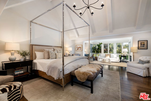 1479 Bonnymede Drive, Santa Barbara CA: https://media.crmls.org/mediaz/e809c494-a075-4854-80cc-72abbb71d01a.jpg