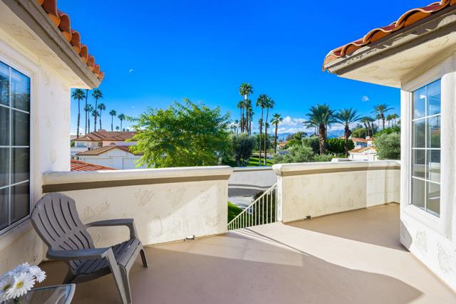 320 Vista Royale Drive, Palm Desert CA: https://media.crmls.org/mediaz/e809d36b-c417-4003-8d89-2108602b8100.jpg
