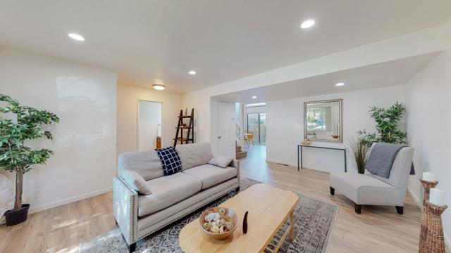 2 Morning Sun Court, Mountain View CA: https://media.crmls.org/mediaz/e809d5de-0d6b-425a-80f0-9d0907bdb7fc.jpg