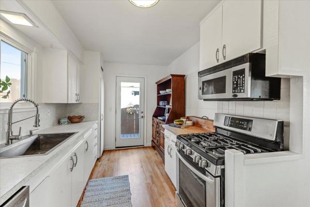 465 Harcourt Avenue, Seaside CA: https://media.crmls.org/mediaz/e80a27fc-5942-4ea3-8fad-e5233406a26d.jpg