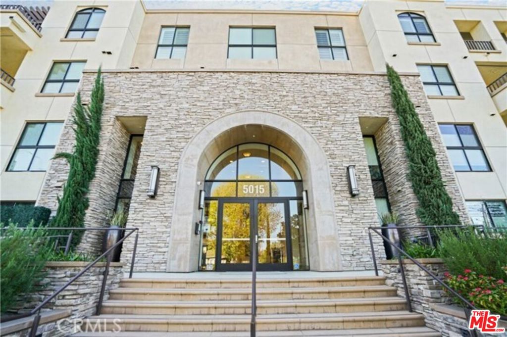 5015 Balboa Boulevard #103