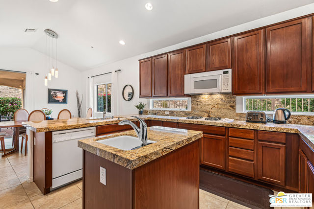 2857 Greco Court, Palm Springs CA: https://media.crmls.org/mediaz/e80bbb41-b790-4499-b8d5-3cbd40f8e03b.jpg