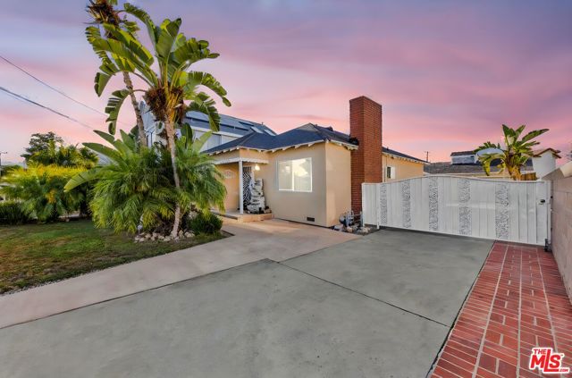 10133 Maple Street, Bellflower CA: https://media.crmls.org/mediaz/e80d92ce-b504-42b8-a44d-25801a1e8bec.jpg