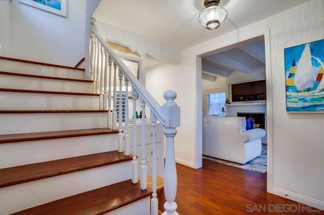 75 Corinthian Walk, Long Beach CA: https://media.crmls.org/mediaz/e80f1a9c-bb7c-4fb6-9335-9562cdf542ff.jpg
