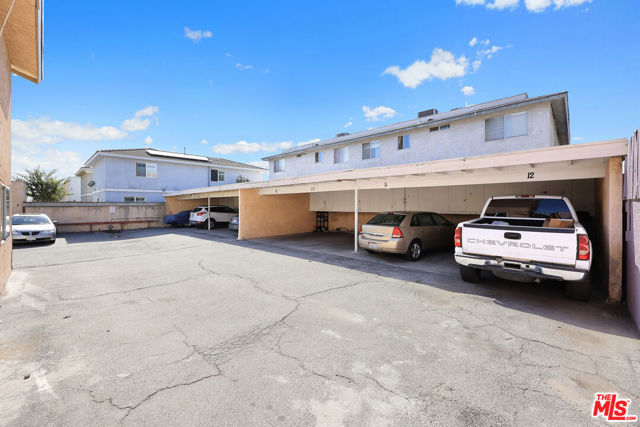 919 Carob Way, Montebello CA: https://media.crmls.org/mediaz/e80f5835-16e7-44af-8a69-20ef0eb1d191.jpg