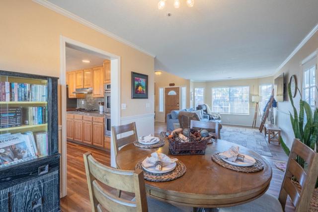 148 Greenbriar Way, Salinas CA: https://media.crmls.org/mediaz/e80f6341-c845-41db-a545-a8ddbec187dd.jpg