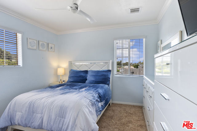 5183 Obama Boulevard, Los Angeles CA: https://media.crmls.org/mediaz/e80fc358-c32f-4071-b87d-0e83737b9b95.jpg