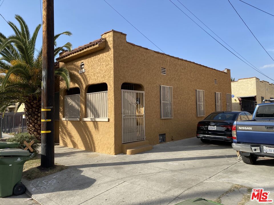 711 W 54th Street