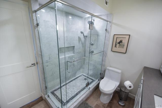 1710 Avenida Del Mundo, Coronado CA: https://media.crmls.org/mediaz/e80ff8da-9395-4e3e-9f90-a3014d452c4e.jpg